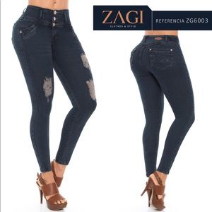 Distressed jean Dark wash in brownish color.